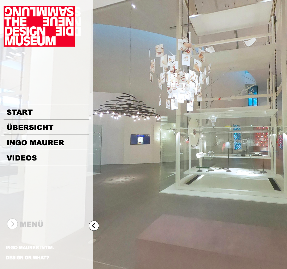 Ansicht der virtuellen 360° Ausstellung "Ingo Maurer intim. Design or What?". Links ein Auswahlmenü: Start / Übersicht / Ingo Maurer / Videos. Man sieht die Zettel'zlampe des Künstlers und weitere Leuchten.
