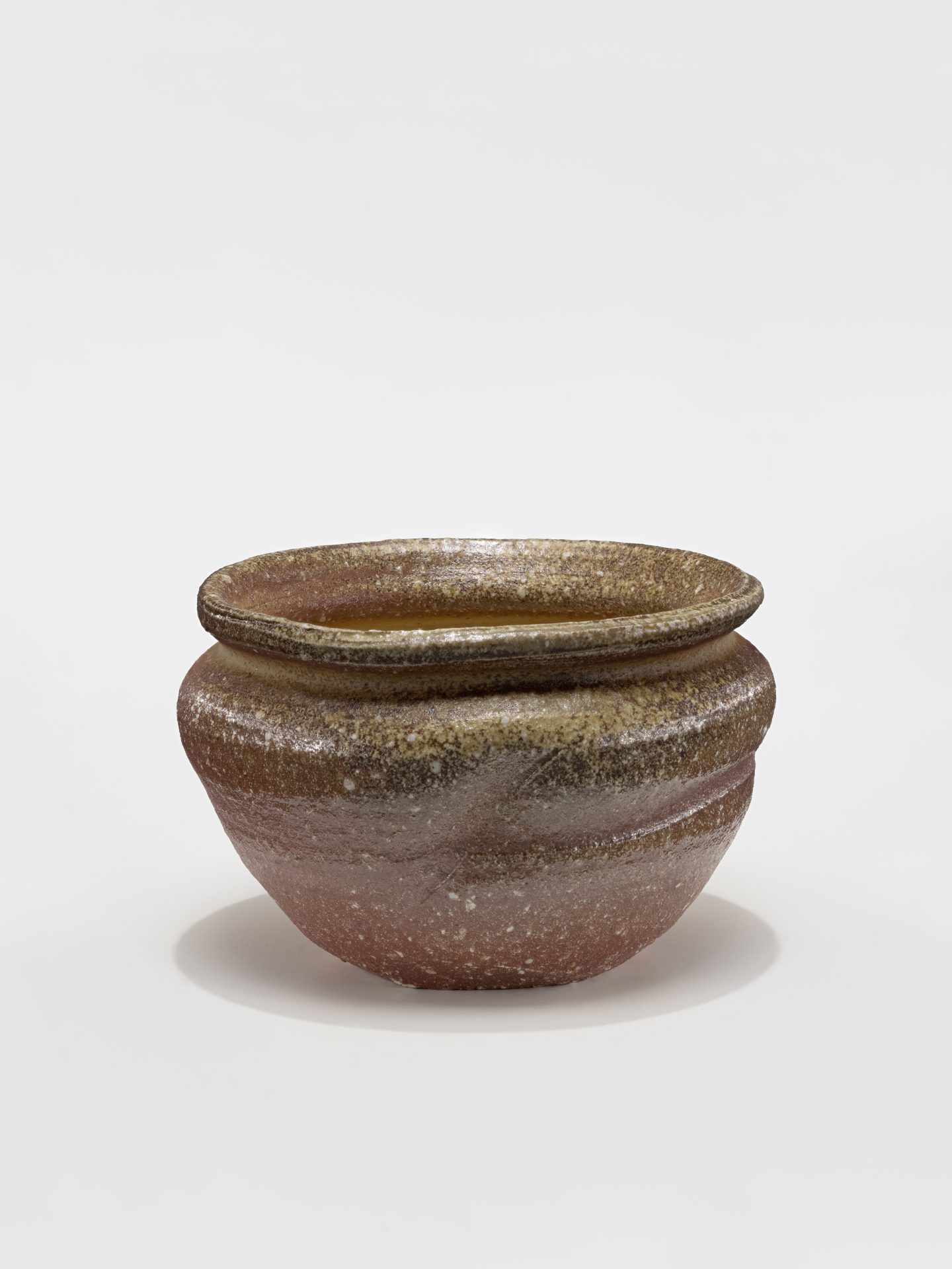 Photograph of a ceramic vessel by Japanese artist Ueda Naokata V
