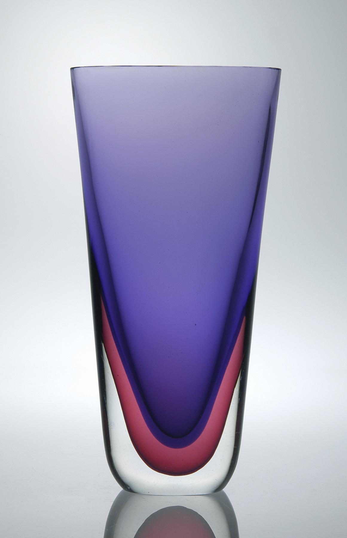 Elegant, conically shaped glass vase with a colour gradient from deep purple to clear glass, complemented by an inner pink accent line.